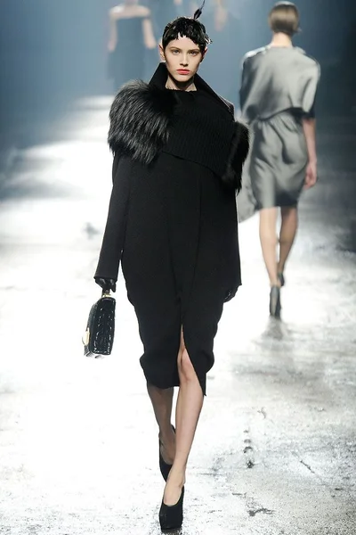 Look 26
